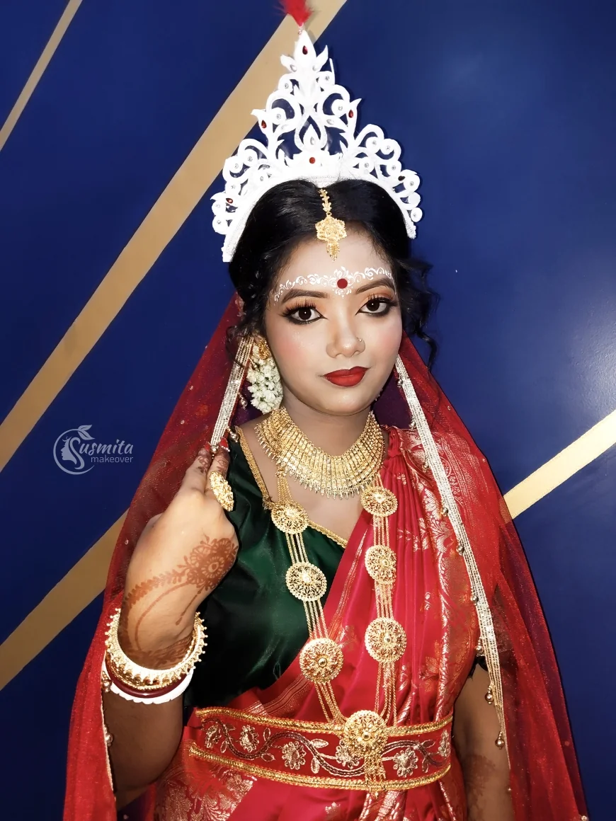 Eternal Bengali Elegance A Timeless Red & Green Bridal Masterpiece ❤️💚