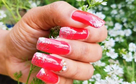 Red Ombre Glitter Nails with Rhinestones – Glossy Luxury Nail Art for Parties & Brides